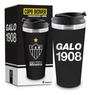 Copo térmico preto do Atlético-MG escrito Galo 1908, ao lado da caixa